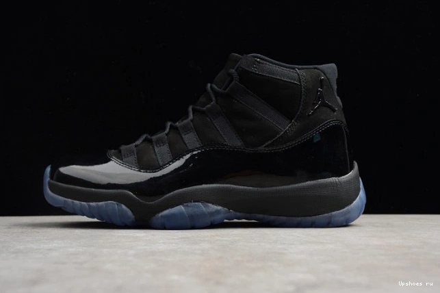 378037-005 Cap 11 Gown  Jordan and Retro 1123